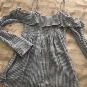 Jessica Simpson Cold shoulder top